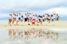 Hoạt động Team Building bãi biển hè