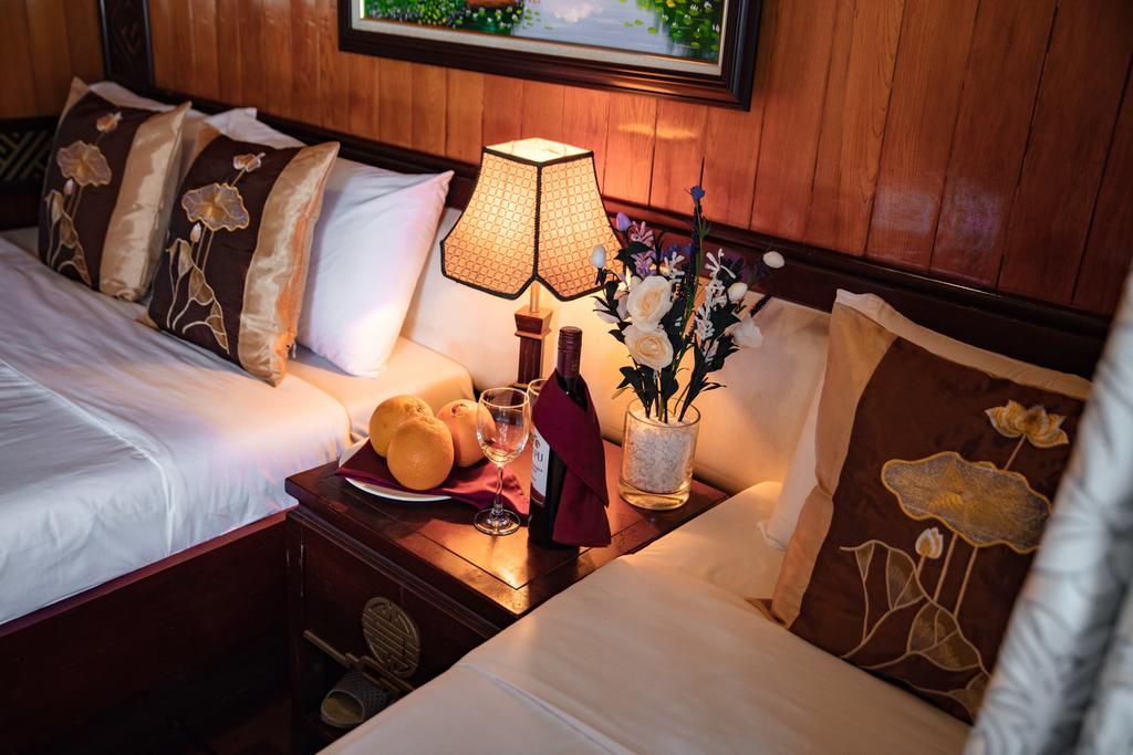 Du thuyền Halong Cozy Bay 2N1D