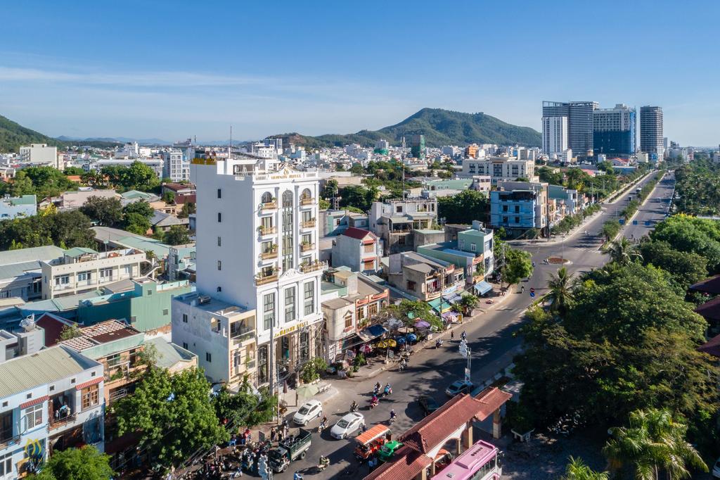 3 SAO KHÁCH SẠN LA MAISON QUY NHƠN