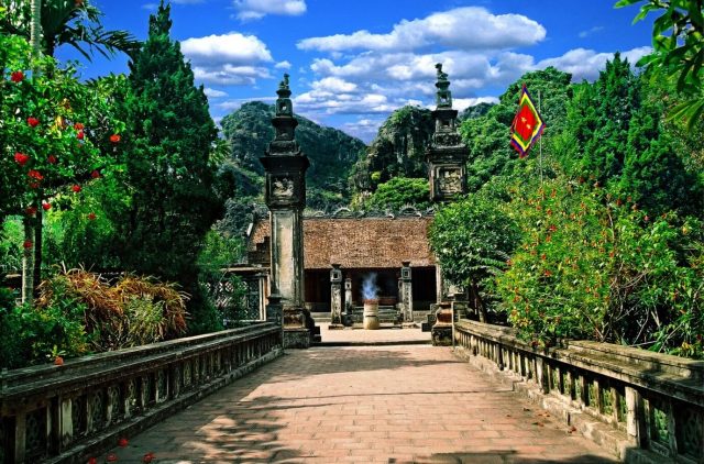 Hoa Lu - Tam Coc 01day trip